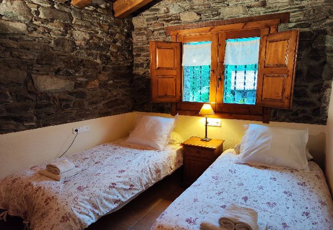 Apartamento en Molló - Cal Llarg - El Refugi Apartamento en Molló - Cal Llarg - El Refugi